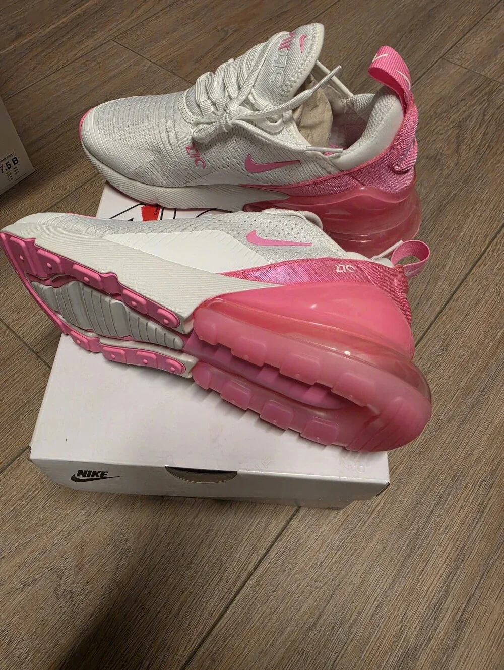 Nike Women’s White and Pink Air Max 270 Sneakers - Picture 3 of 3